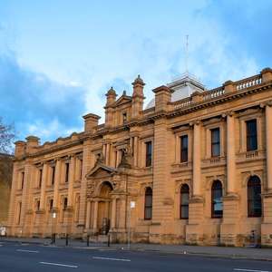 Hop on the open-top bus in Hobart, Australia – Discover top attractions, monuments, and hidden gems with a hop-on hop-off tour in 2025